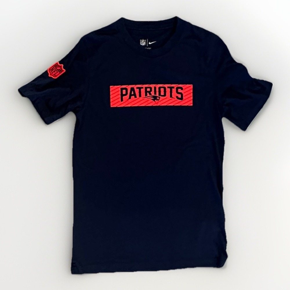 New England Patriots  Men's Sideline Player Performance T-Shirt, Navy, Small New